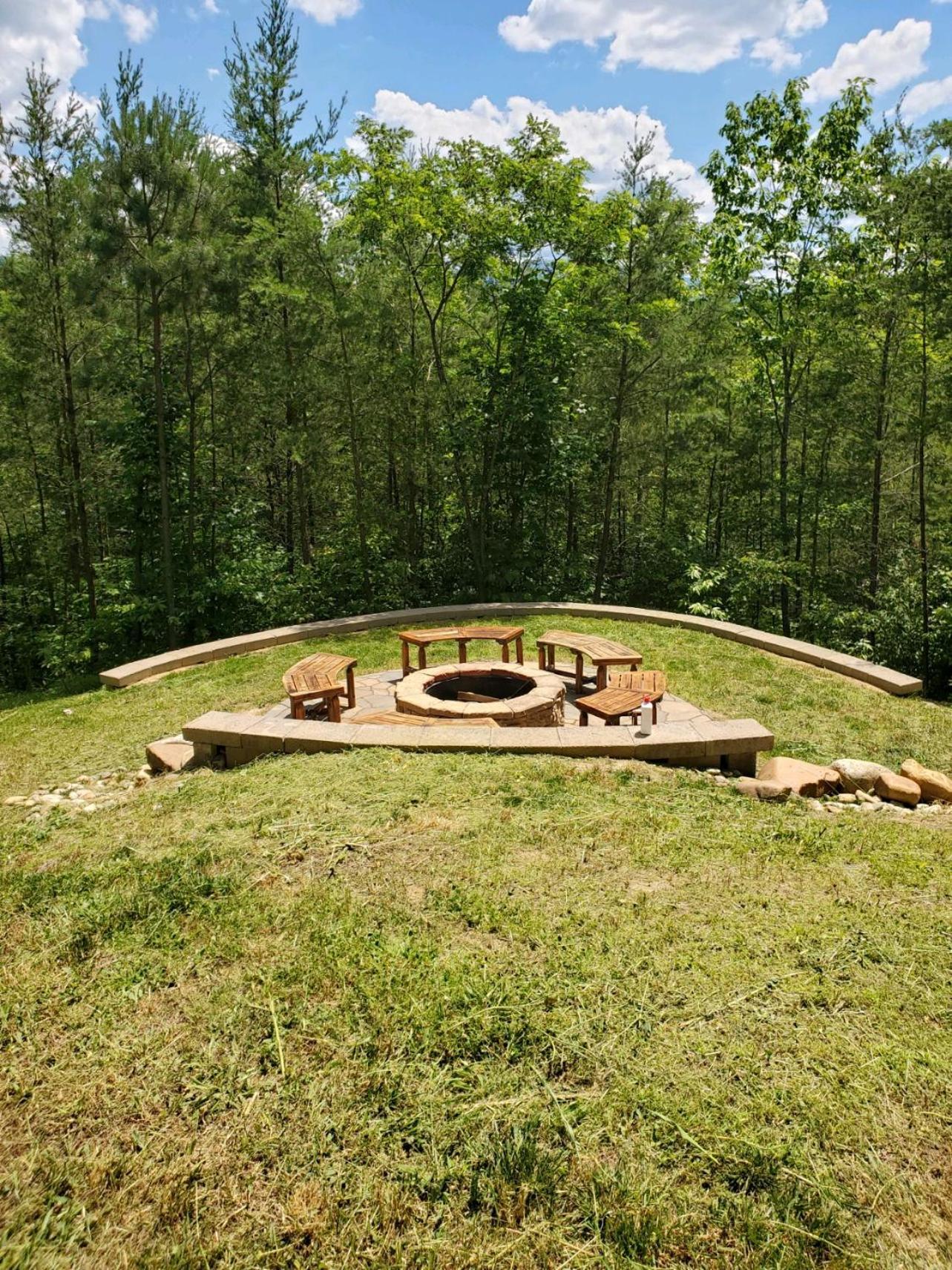 גטלינבורג Big Bear Ridge Lodge - Breathtaking Mountain Views And Private Forest Scenes In Amazing Large Log Cabin מראה חיצוני תמונה
