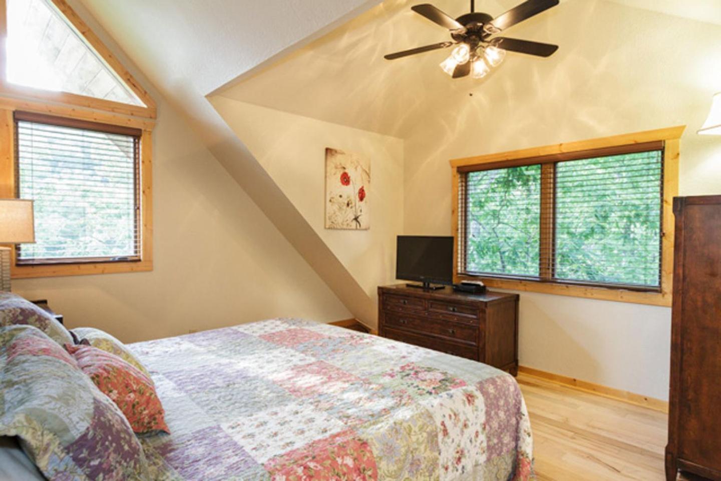 גטלינבורג Big Bear Ridge Lodge - Breathtaking Mountain Views And Private Forest Scenes In Amazing Large Log Cabin מראה חיצוני תמונה