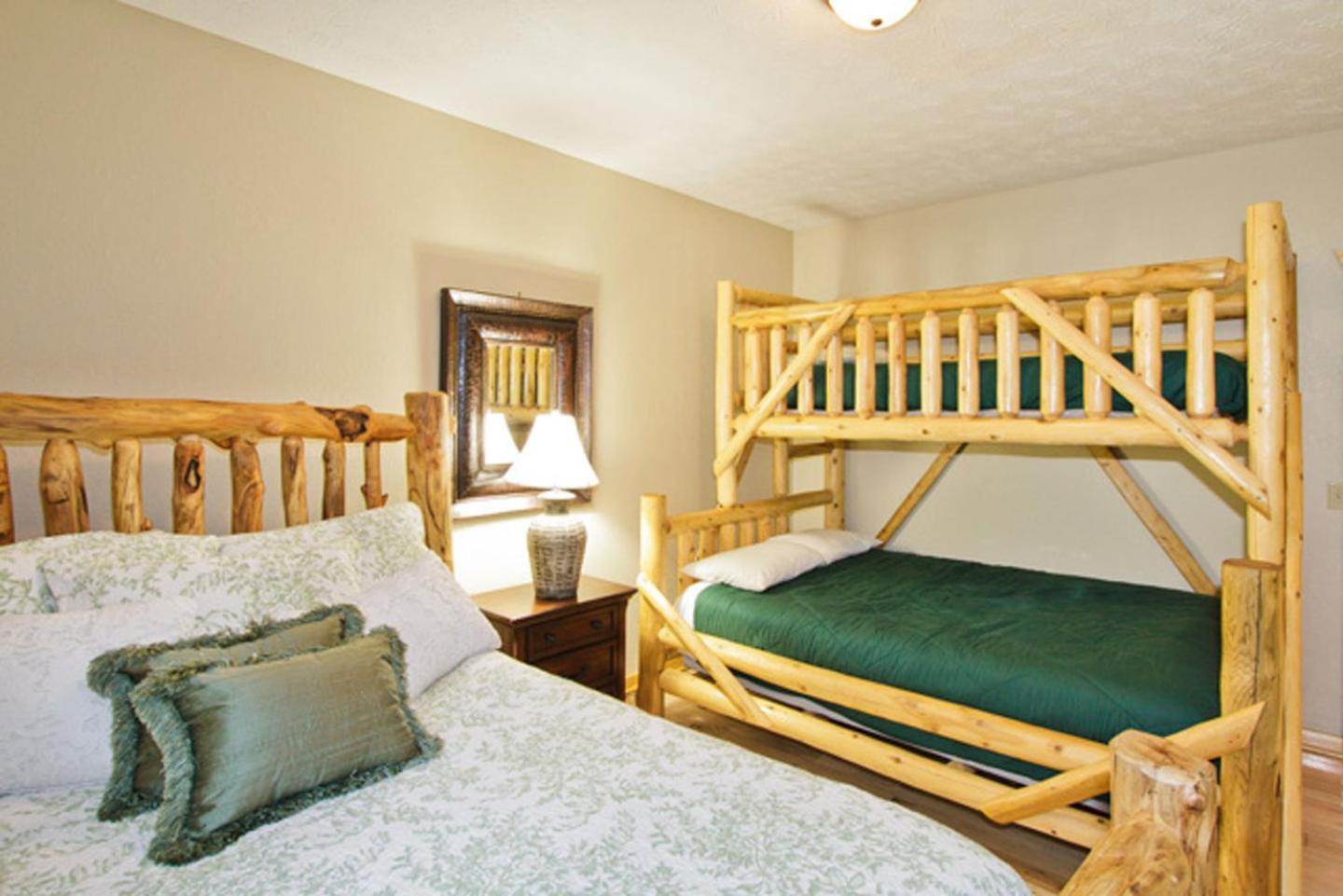 גטלינבורג Big Bear Ridge Lodge - Breathtaking Mountain Views And Private Forest Scenes In Amazing Large Log Cabin מראה חיצוני תמונה