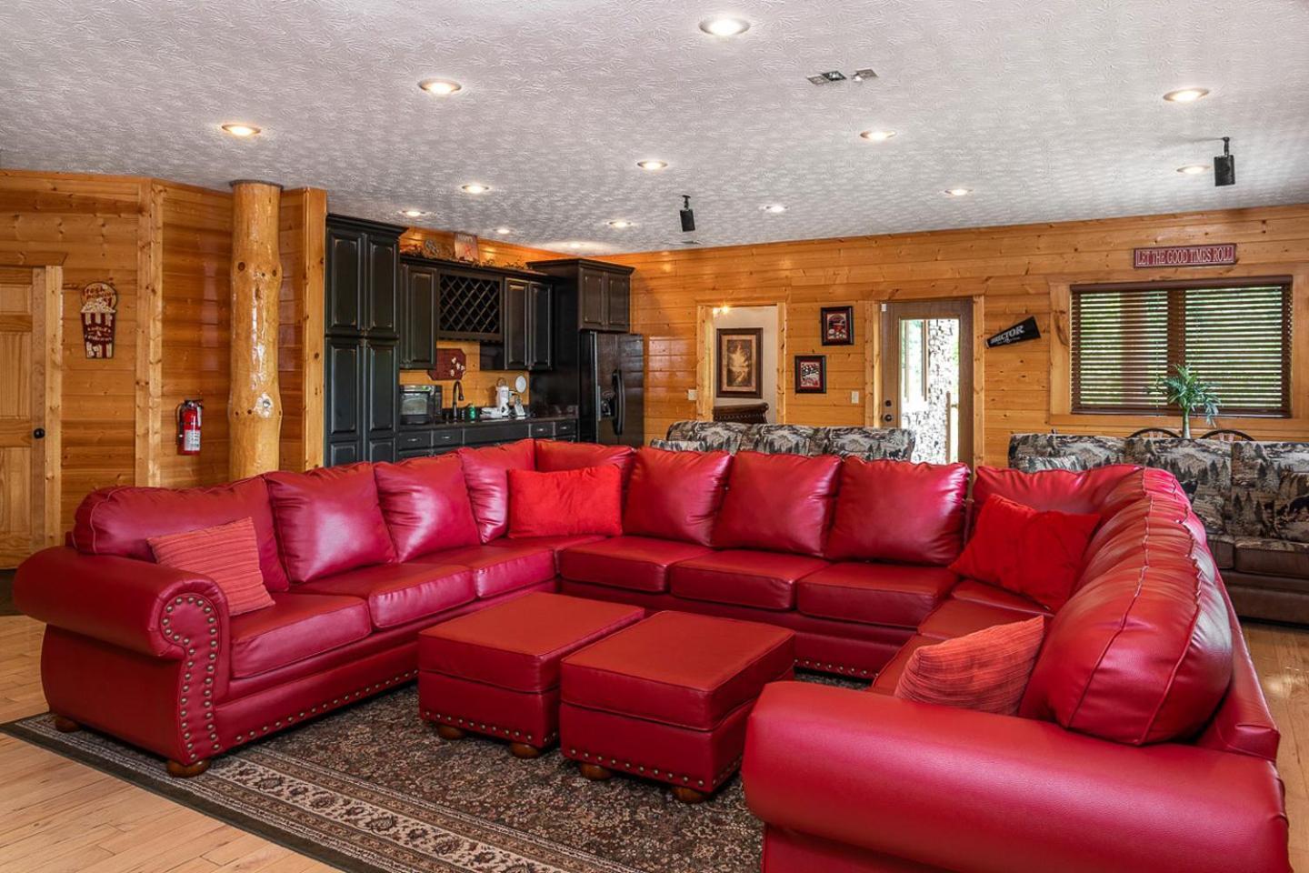 גטלינבורג Big Bear Ridge Lodge - Breathtaking Mountain Views And Private Forest Scenes In Amazing Large Log Cabin מראה חיצוני תמונה